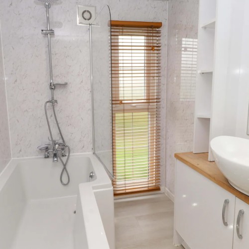 Holiday property facilities at The Chalet at Tyn Lon
